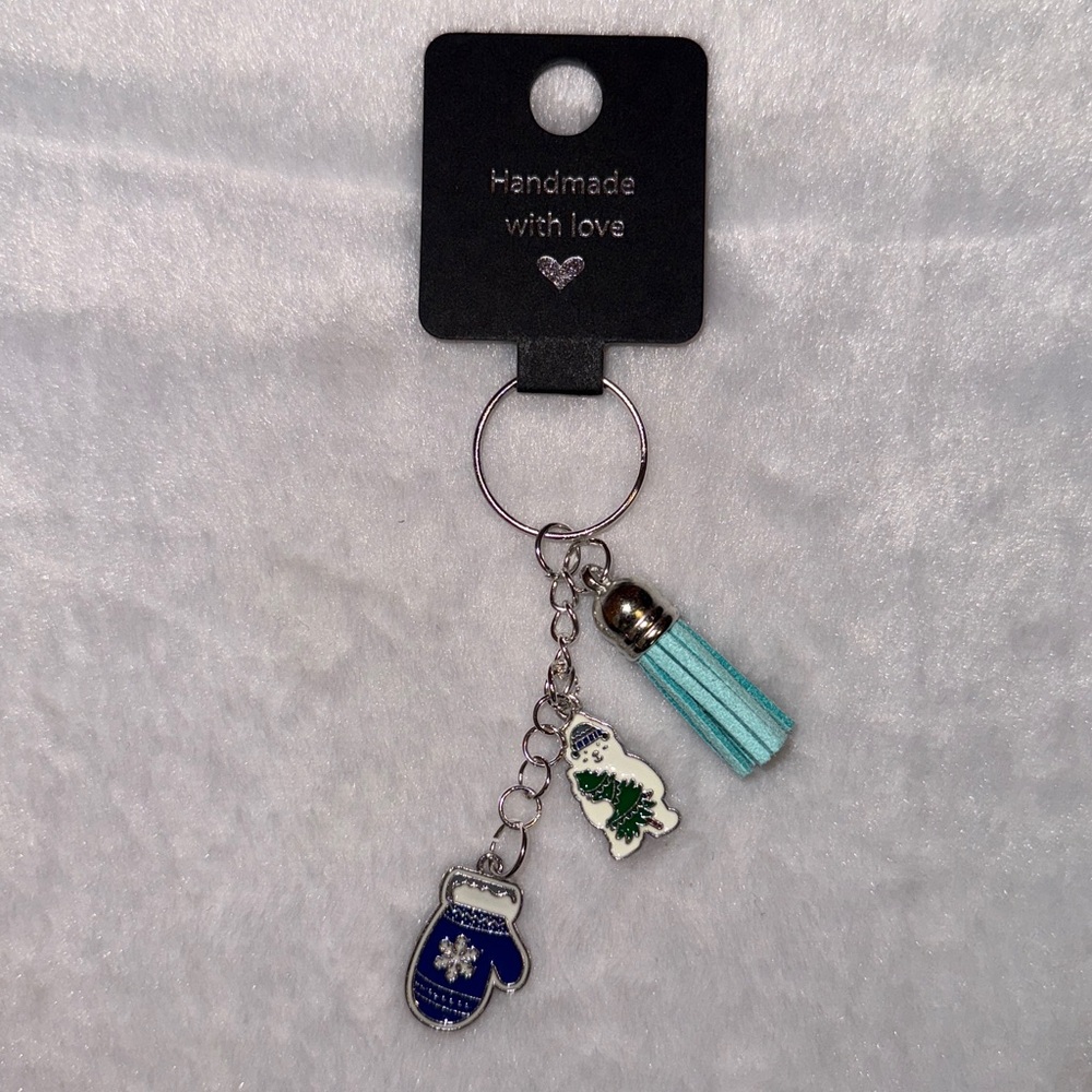 🎄 🎁 Handcrafted- Silver tone Christmas keychain - polar bear and blue mitten